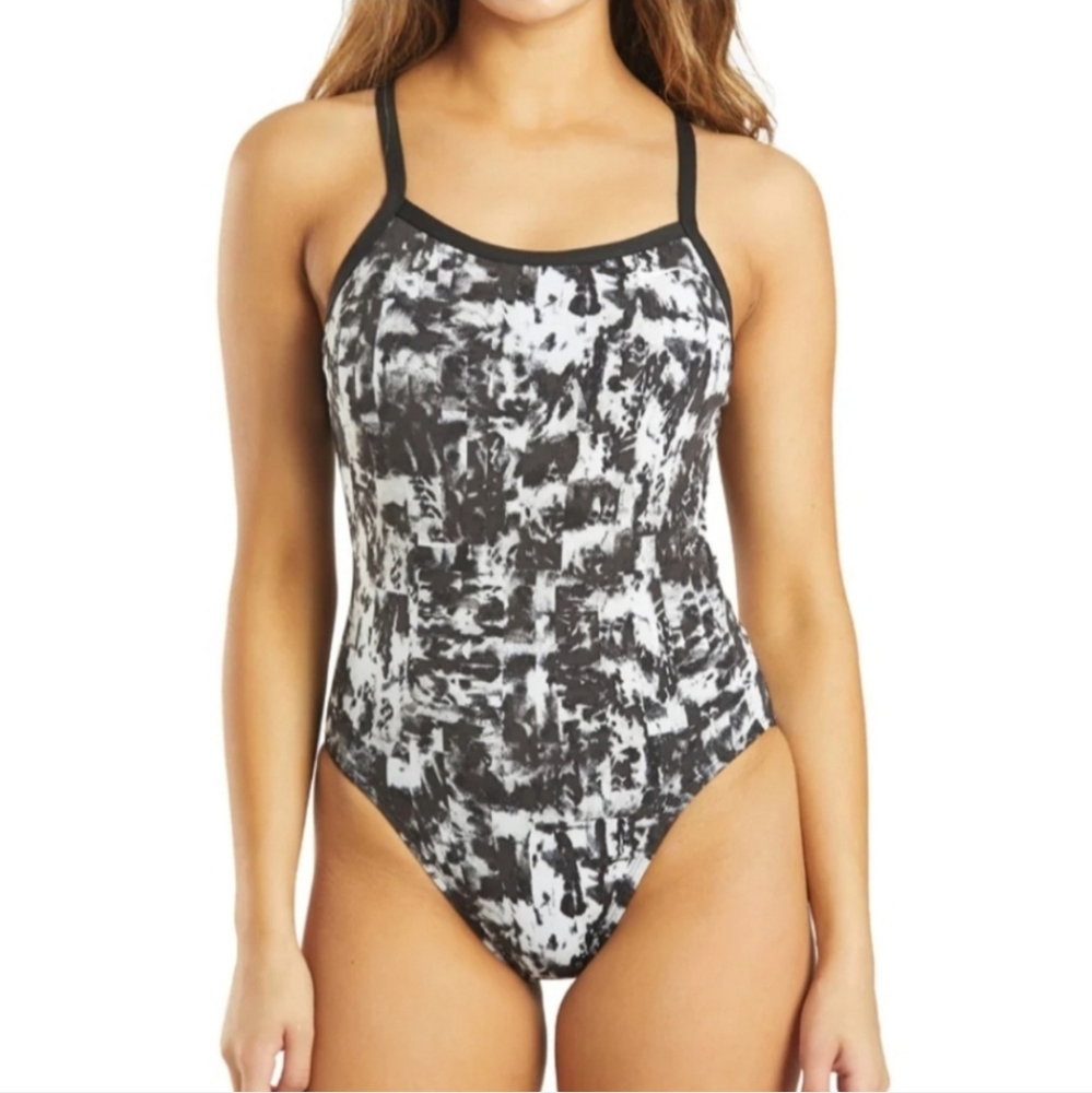 NIKE HYDRASTRONG FIRE RACERBACK ONE PIECE SWIMSUIT. BLACK/WHITE. 6